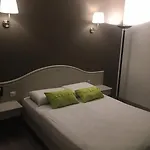 Le Neoulous Ξενοδοχείο 2*