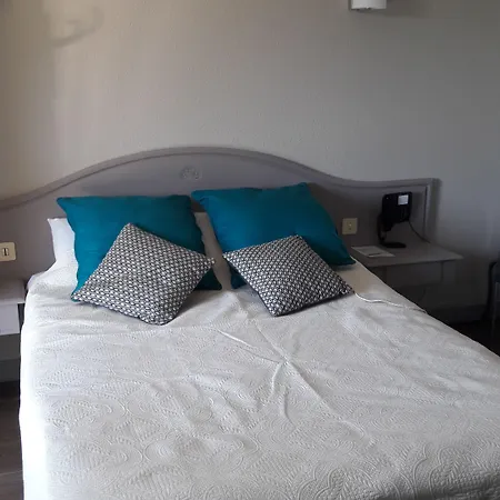 Le Neoulous 2* Le Boulou