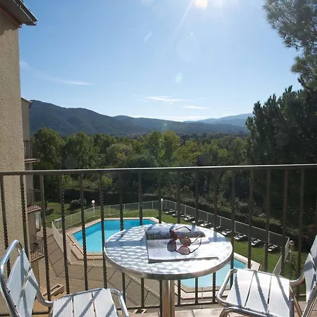 Le Neoulous Hotell 2*