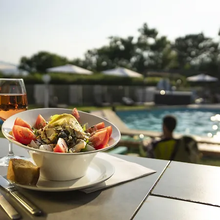 Hotell Le Neoulous 2*