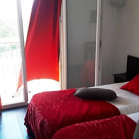 Le Neoulous Hotel 2*
