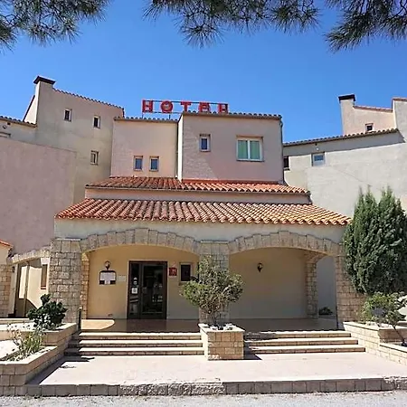 Le Neoulous Otel 2*