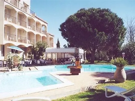 Le Neoulous Otel 2*