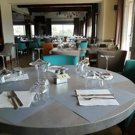 Le Neoulous Hotel 2*